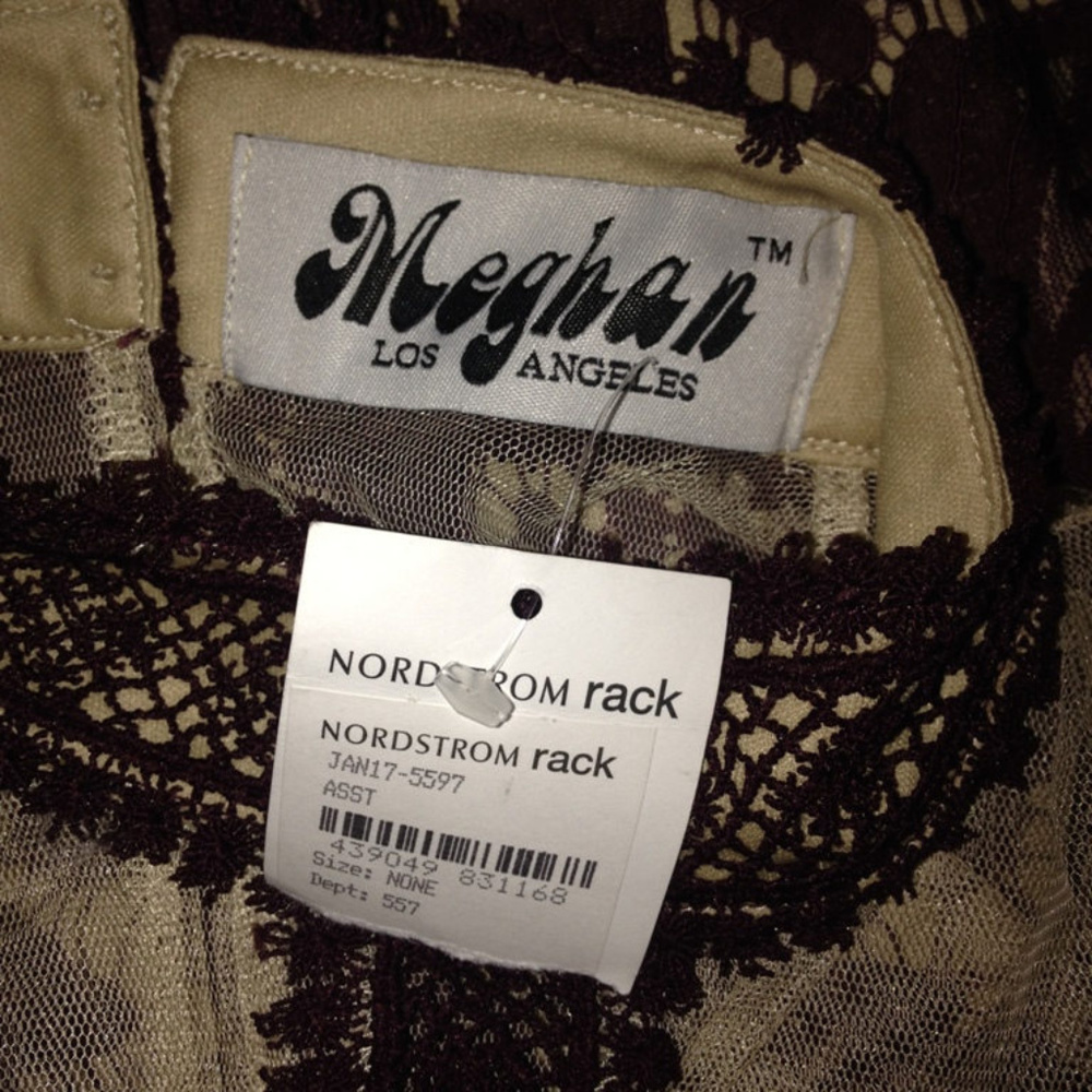 Meghan LA burgundy lace choker dress - Picture 5 of 6